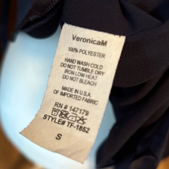 NEW WITH TAGS - Veronica M. - Navy Blue Polka Dot Sleeveless Top- Small - Picture 6 of 6